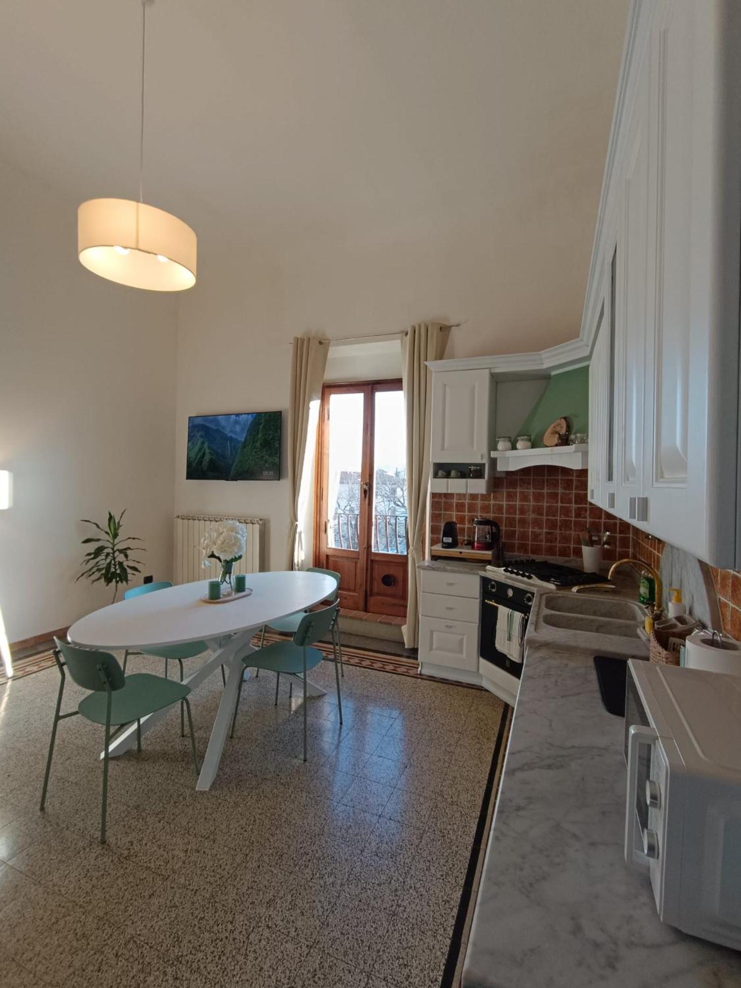 Florence Castle Apartment 2 Bedrooms, 2 Bathrooms Luaran gambar